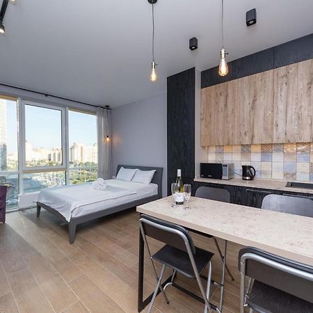 Stylish Panoramic Apartments. Smartplaza. Metro Minskaya Κίεβο Εξωτερικό φωτογραφία