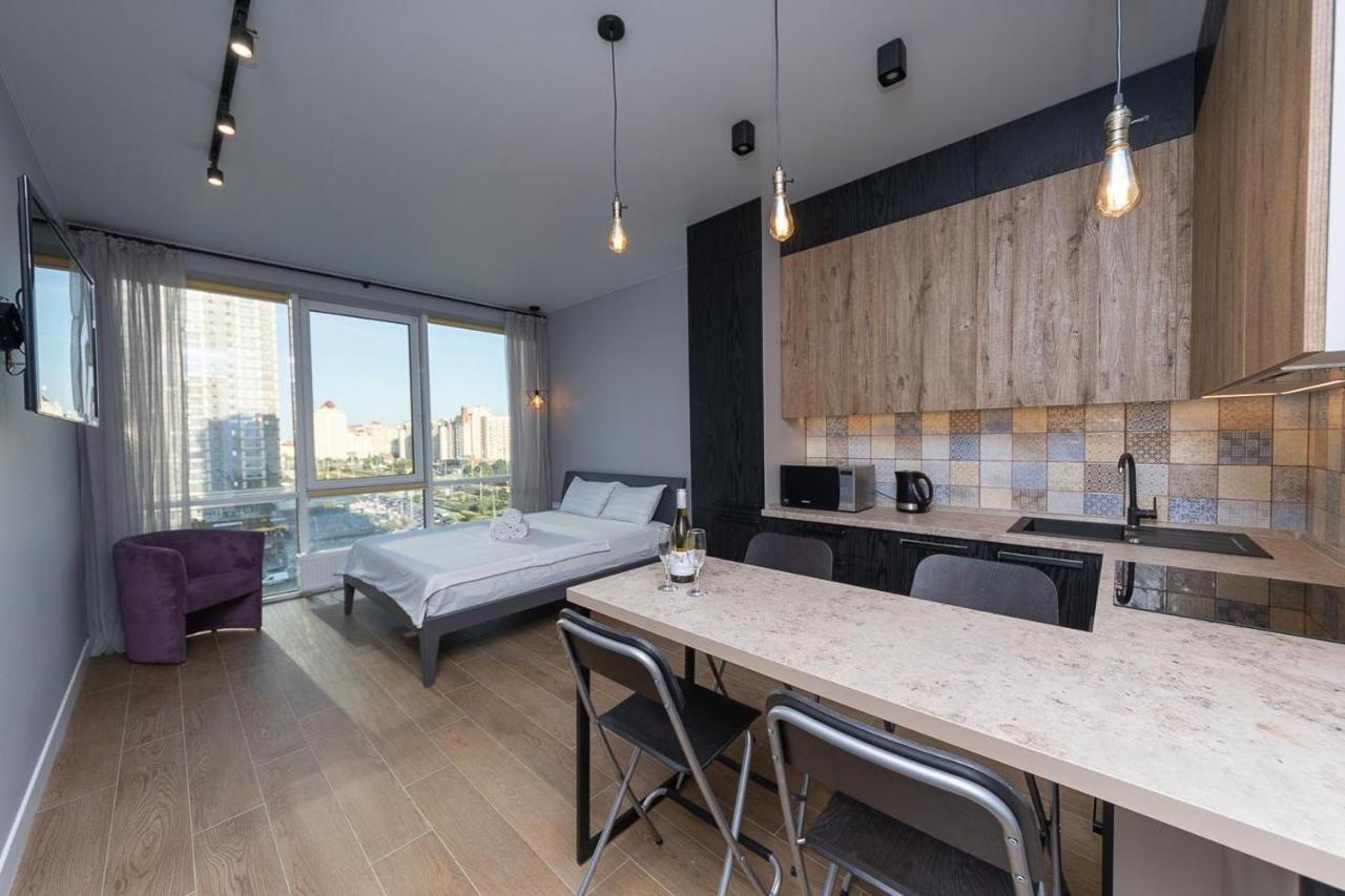 Stylish Panoramic Apartments. Smartplaza. Metro Minskaya Κίεβο Εξωτερικό φωτογραφία