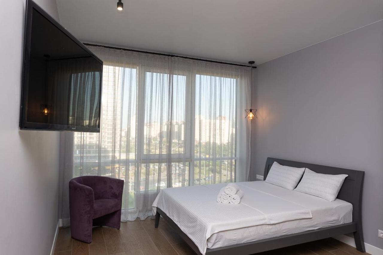 Stylish Panoramic Apartments. Smartplaza. Metro Minskaya Κίεβο Εξωτερικό φωτογραφία